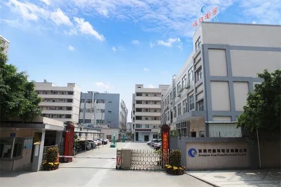 Antenna omnidirezionale 4G LTE 700-2700MHz 3.5dBi-4dBi con connettore N maschio per comunicazioni a microonde