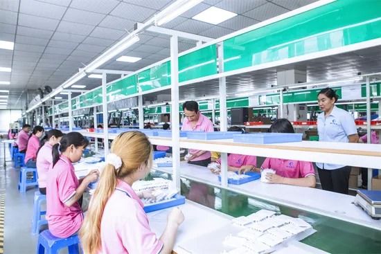 5G 4G LTE Full Band Antenna esterna con guadagno di 7 dBi e temperatura di funzionamento da -20 ̊C a +60 ̊C Antenna a canna di gomma ad alto guadagno