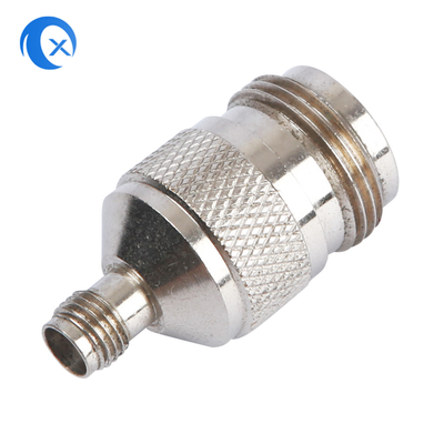 una femmina da 50 ohm N all'hardware femminile della macchina di CNC dell'adattatore di SMA